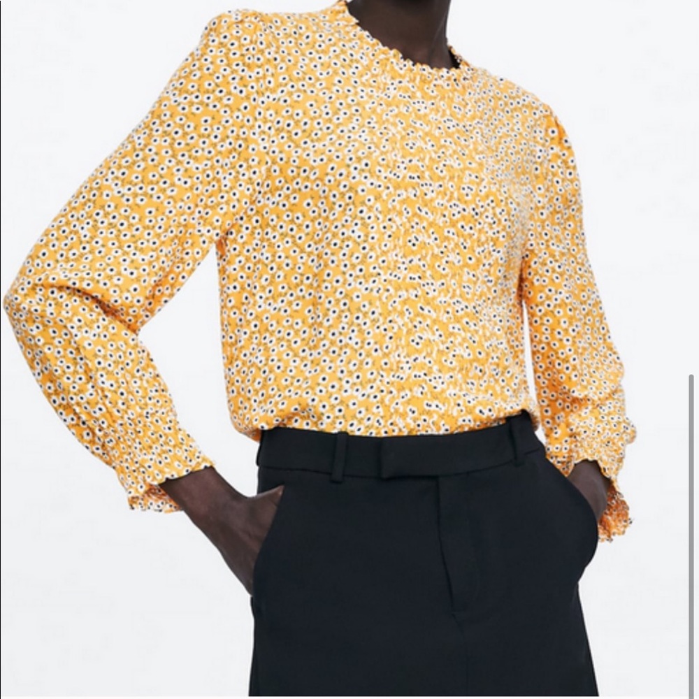 zara • yellow floral long sleeve blouse/top